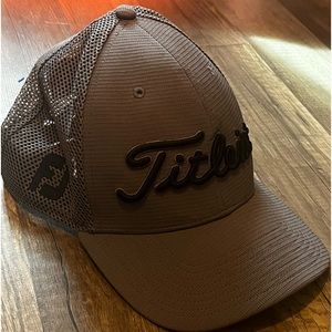 Titleist Pro V1 Grey SnapBack